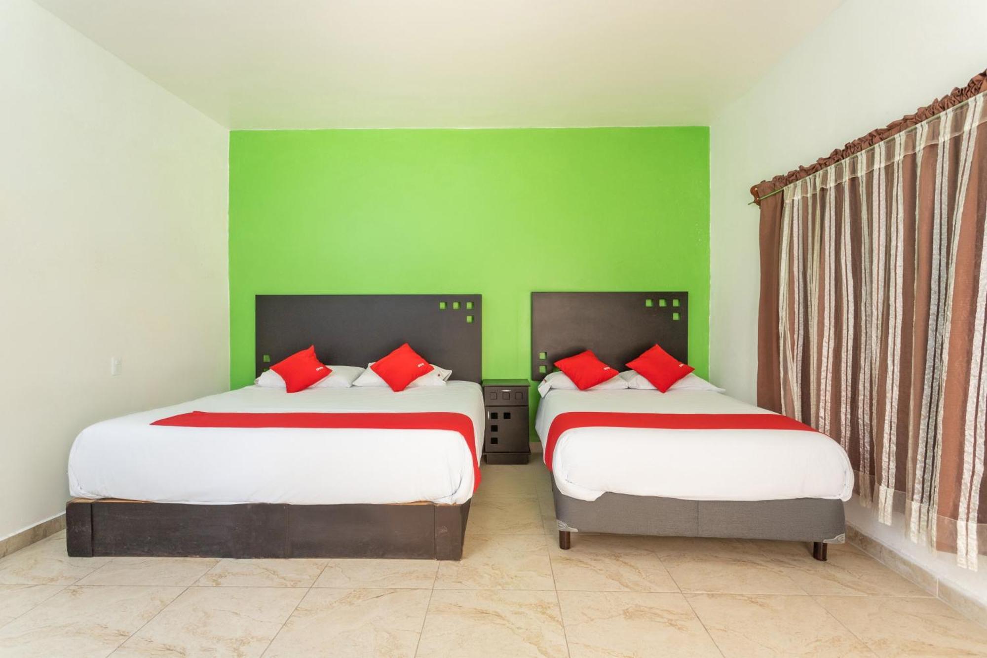 Oyo Emperadores Inn,
