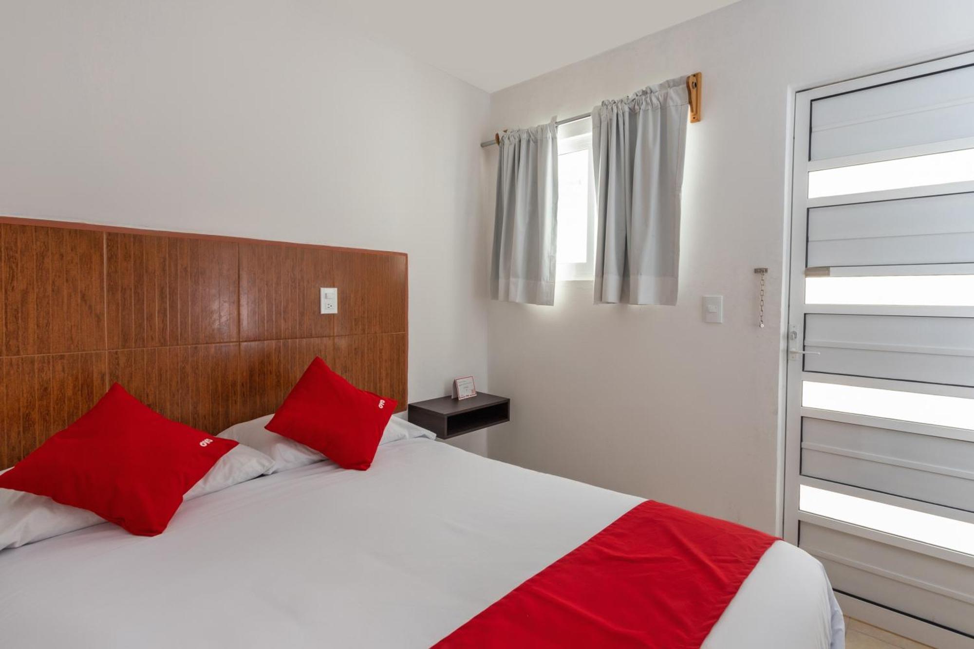 Hotel Oyo Emperadores Inn, 4*
