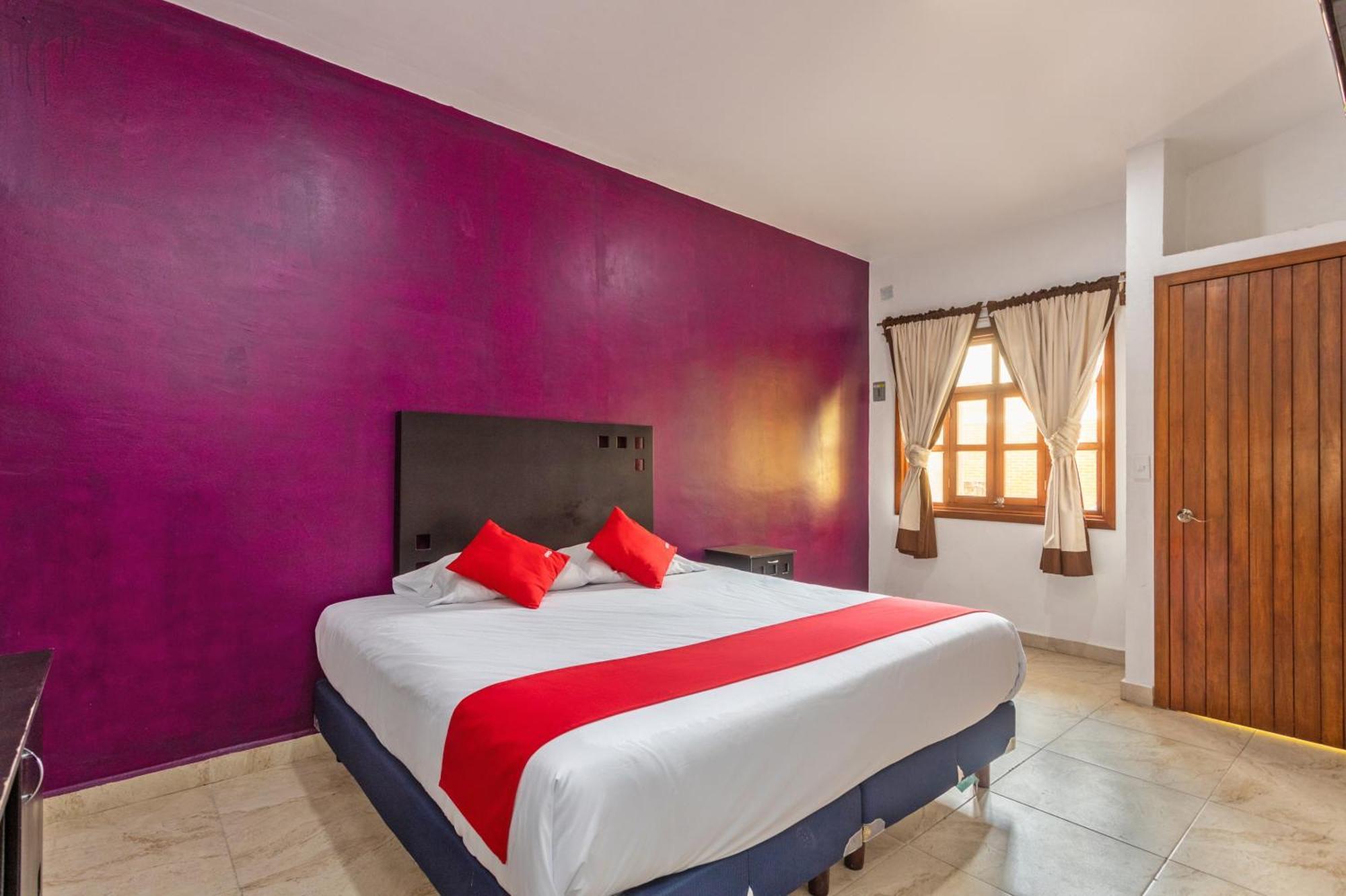Oyo Emperadores Inn, Atlixco